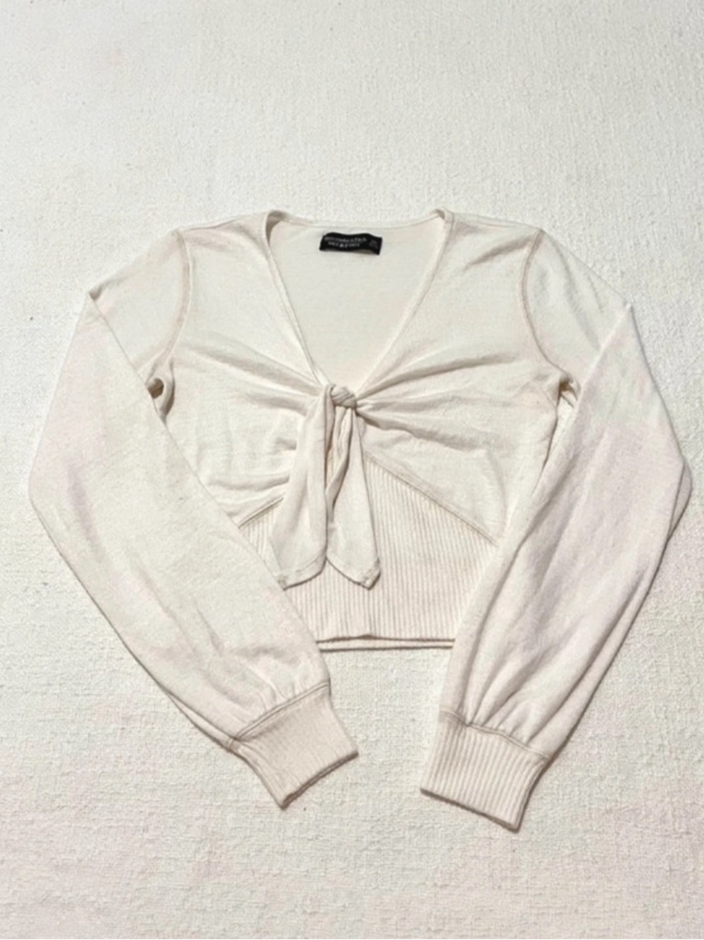 Abercrombie & Fitch cream long sleeve blouse top with tie front xs